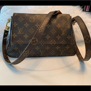 Louis Vuitton Mini Looping crossbody/shoulder bag